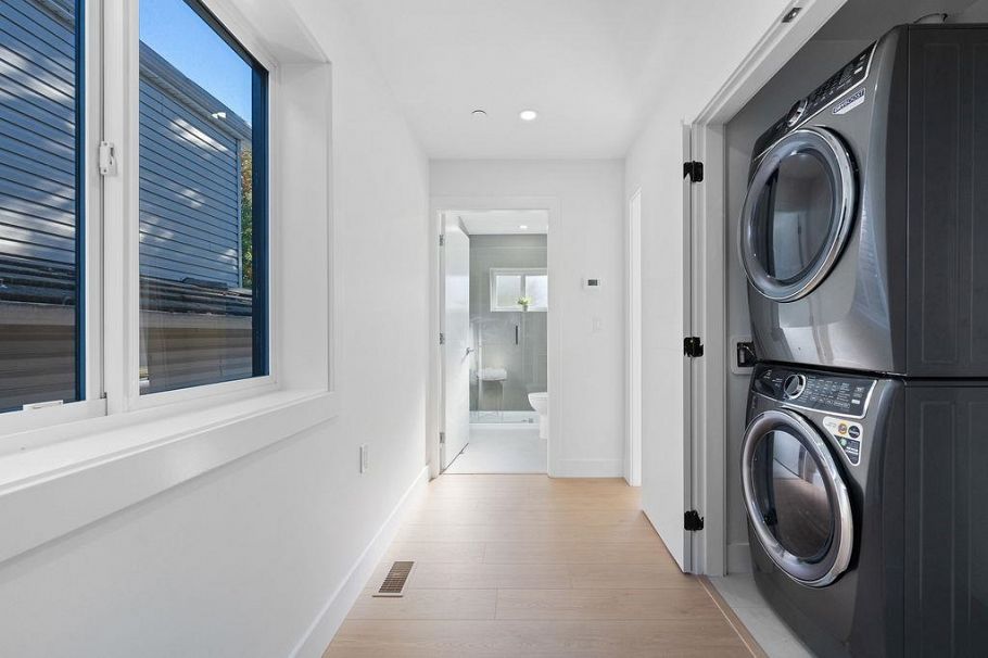 1 2447 E 41st Avenue Vancouver, BC - 34