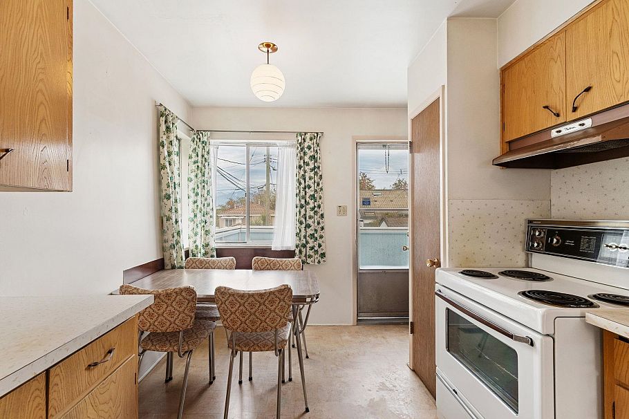 3129 E 23 Avenue Vancouver, BC - 15