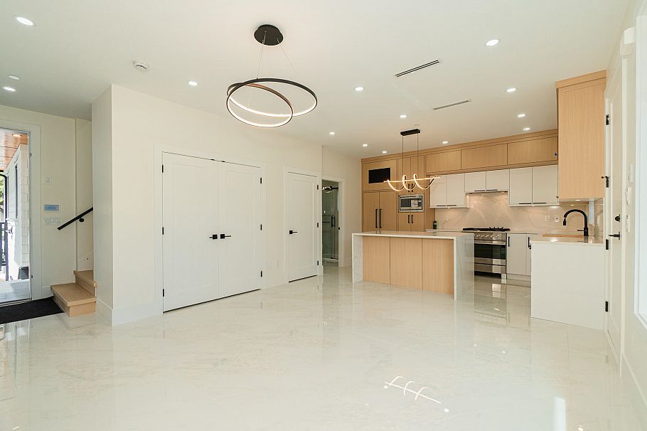 1554 W 66th Avenue Vancouver, BC - 3