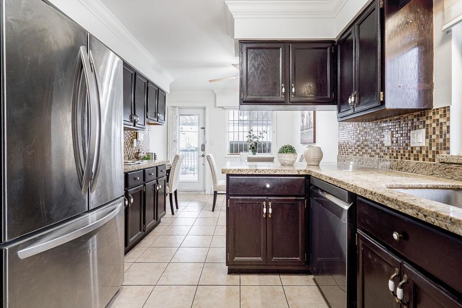 1230 E 51st Avenue Vancouver, BC - 17