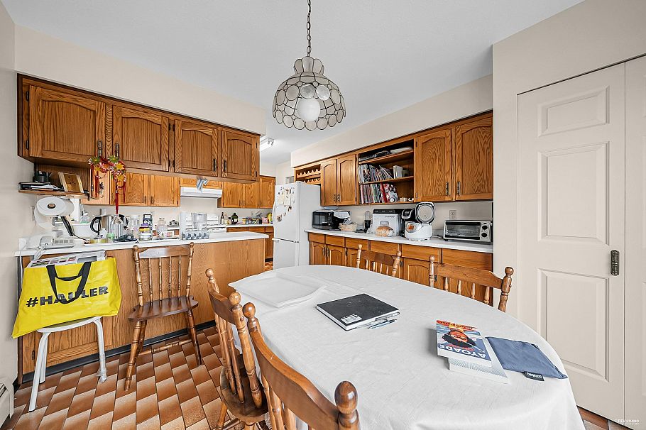 2843 W 22nd Avenue Vancouver, BC - 17