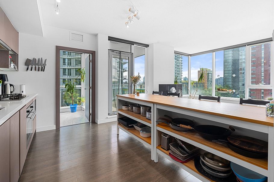 608 68 Smithe Street Vancouver, BC - 15