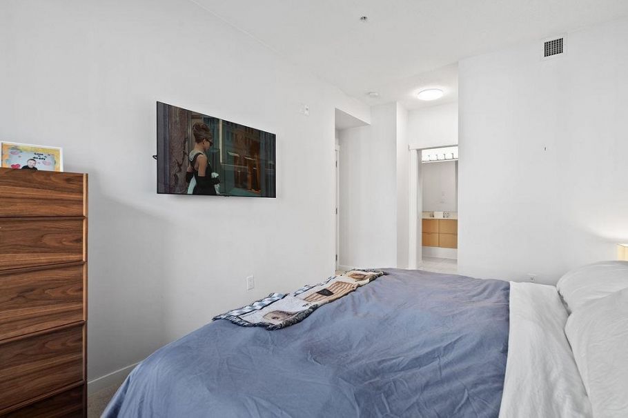 328 255 W 1st Street North Vancouver, BC - 16