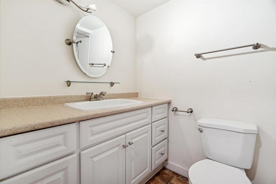 111 3787 W 4th Avenue Vancouver, BC - 17