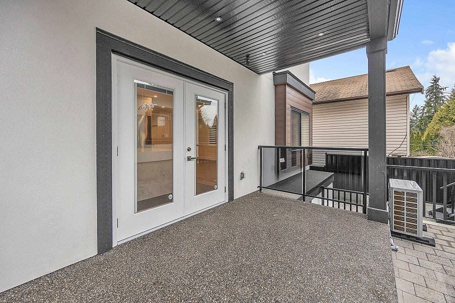 812 Montroyal Boulevard North Vancouver, BC - 18