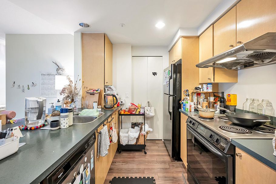 1001 1009 Expo Boulevard Vancouver, BC - 13