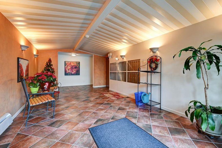 205 307 W 2nd Street North Vancouver, BC - 20