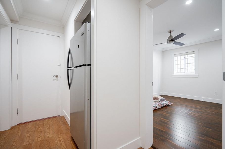 1230 E 51st Avenue Vancouver, BC - 9