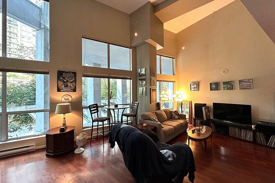 217 933 Seymour Street Vancouver, BC - 12