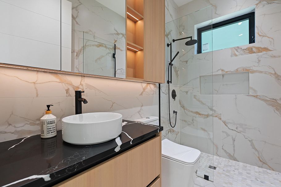 2111 E 46th Avenue Vancouver, BC - 11