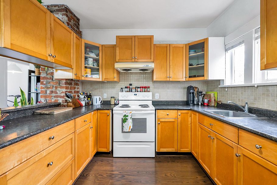 4605 Fraser Street Vancouver, BC - 6