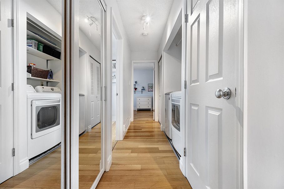 828 Nicolum Court North Vancouver, BC - 19