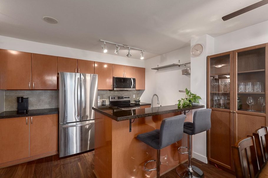 1109 2763 Chandlery Place Vancouver, BC - 5