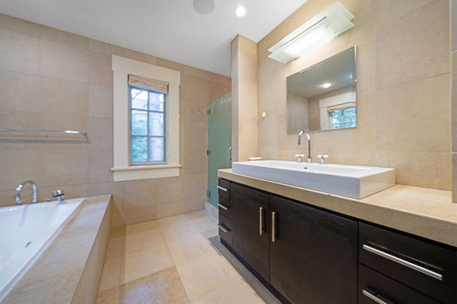 1610 Wesbrook Crescent Vancouver, BC - 22