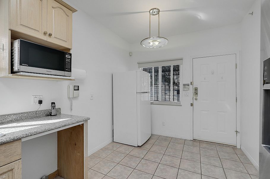 1257 E 60th Avenue Vancouver, BC - 15