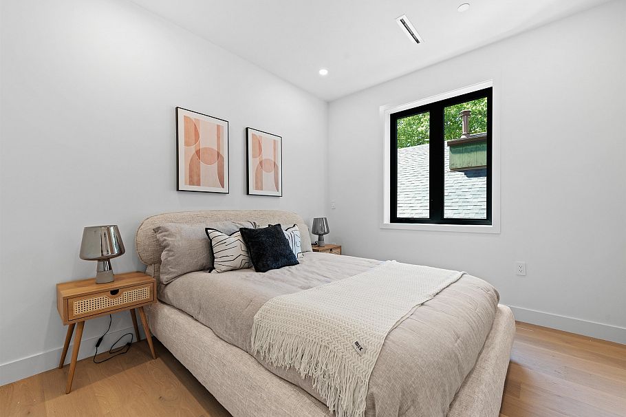 1 2858 W 12th Avenue Vancouver, BC - 12