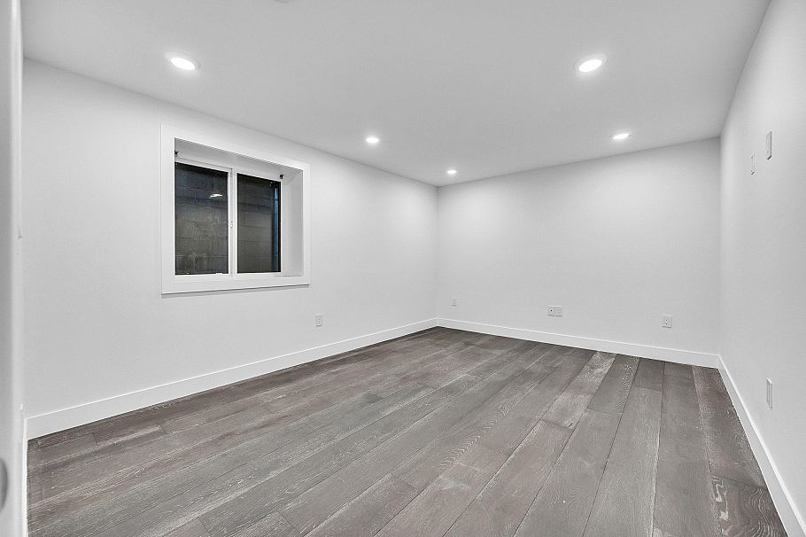 812 Montroyal Boulevard North Vancouver, BC - 30