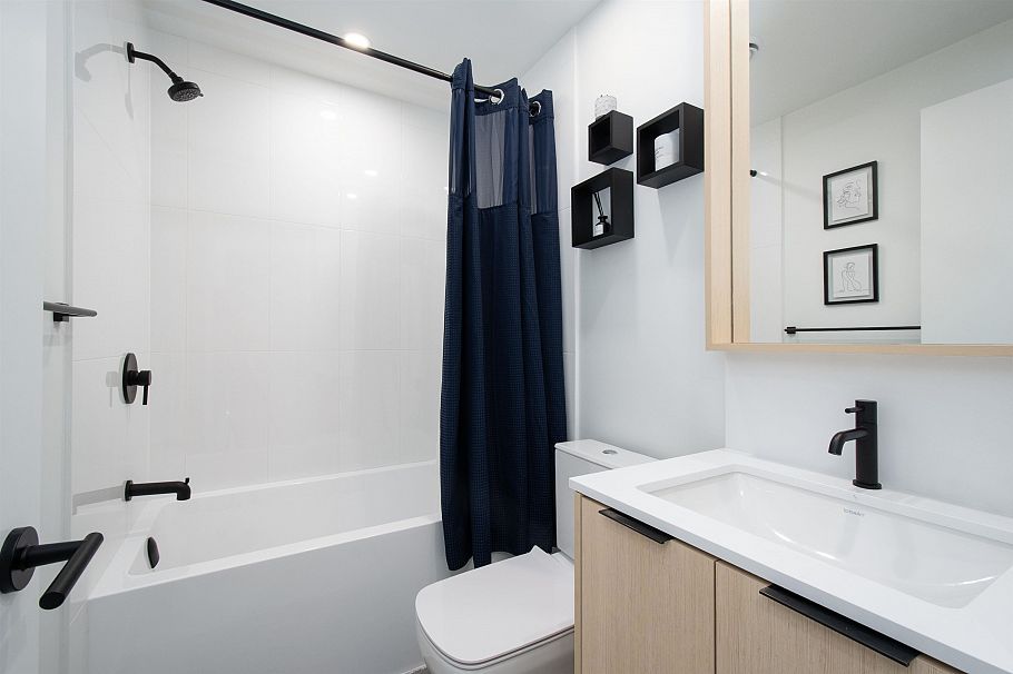 118 2045 Heritage Park Lane North Vancouver, BC - 17