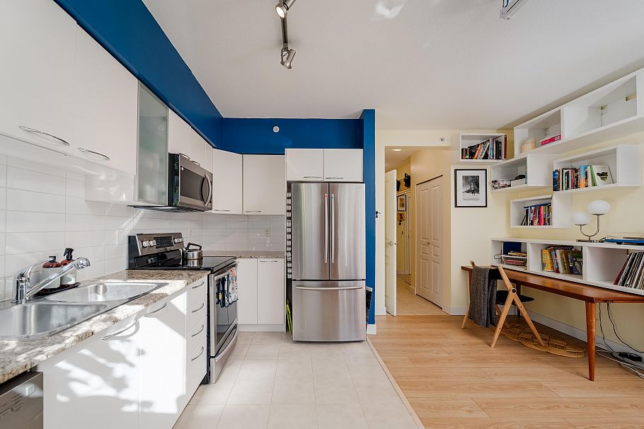 420 4028 Knight Street Vancouver, BC - 3