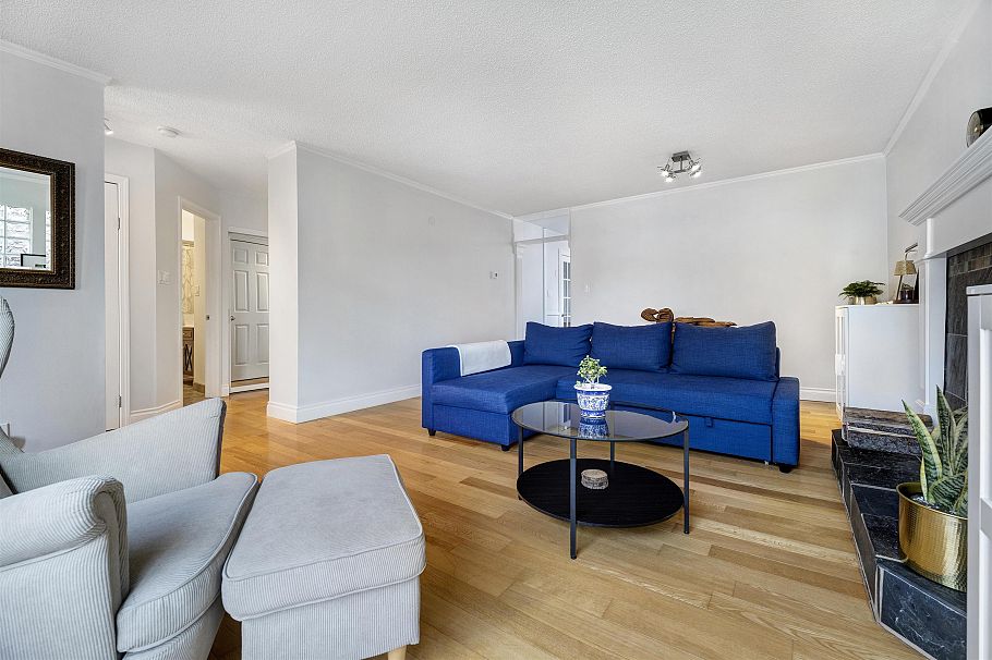 828 Nicolum Court North Vancouver, BC - 3