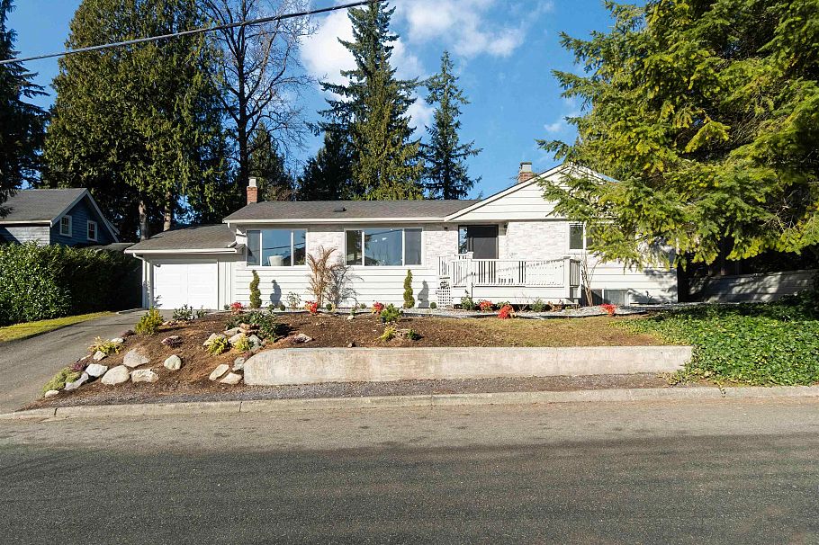 3837 Sunnycrest Drive North Vancouver, BC - 1