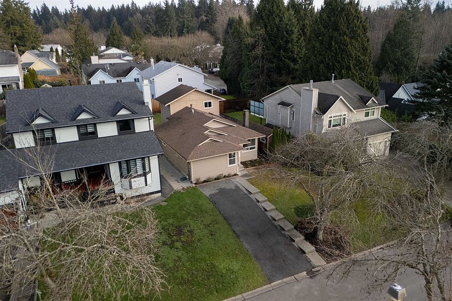 828 Nicolum Court North Vancouver, BC - 29