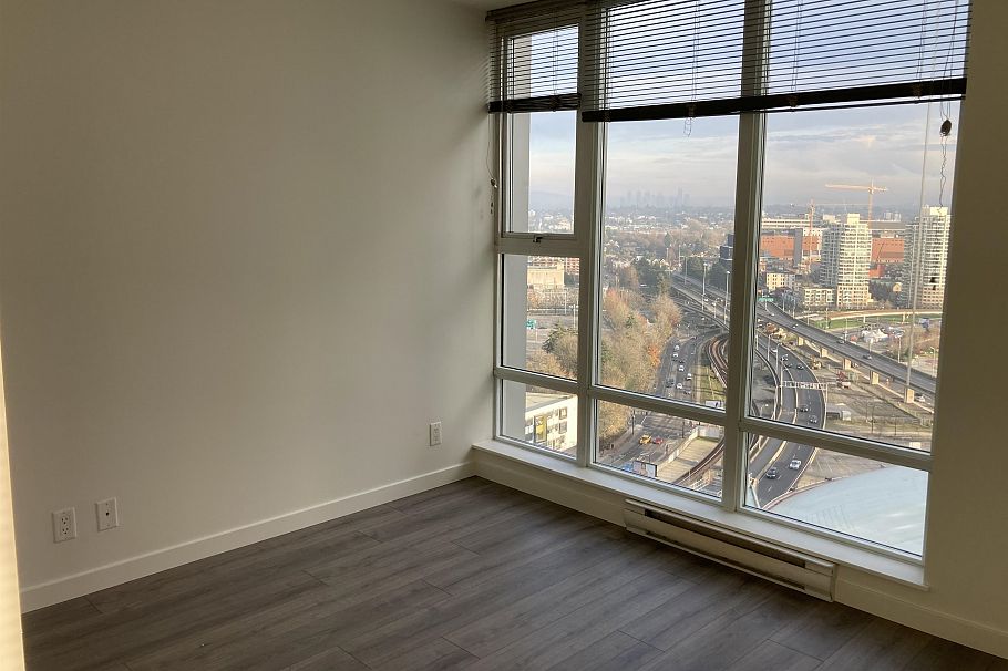 2505 131 Regiment Square Vancouver, BC - 5