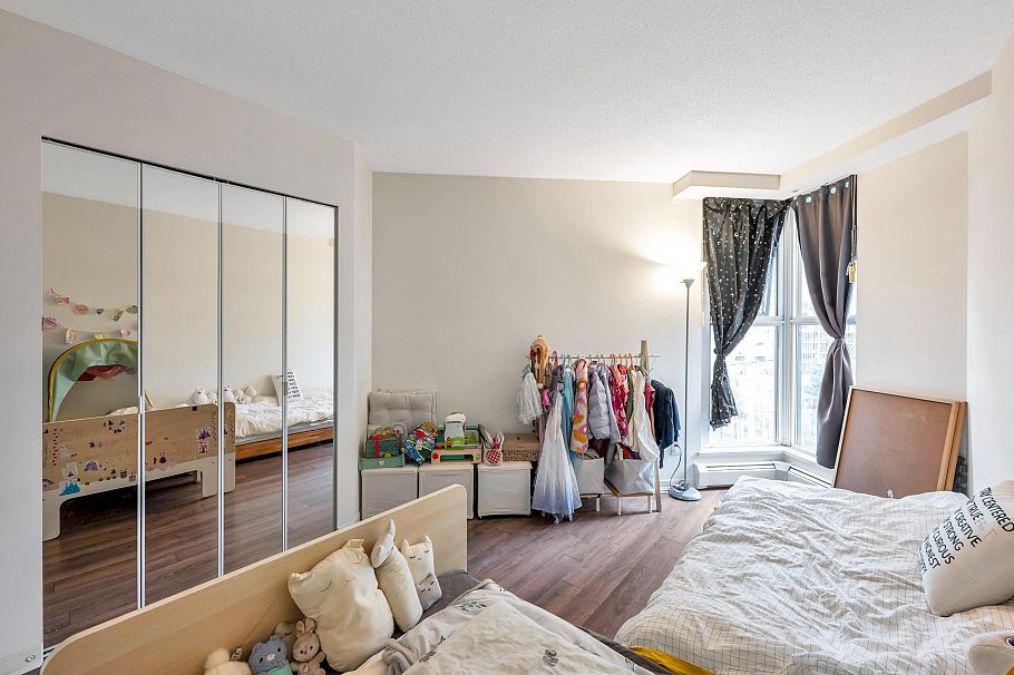 1001 1009 Expo Boulevard Vancouver, BC - 3