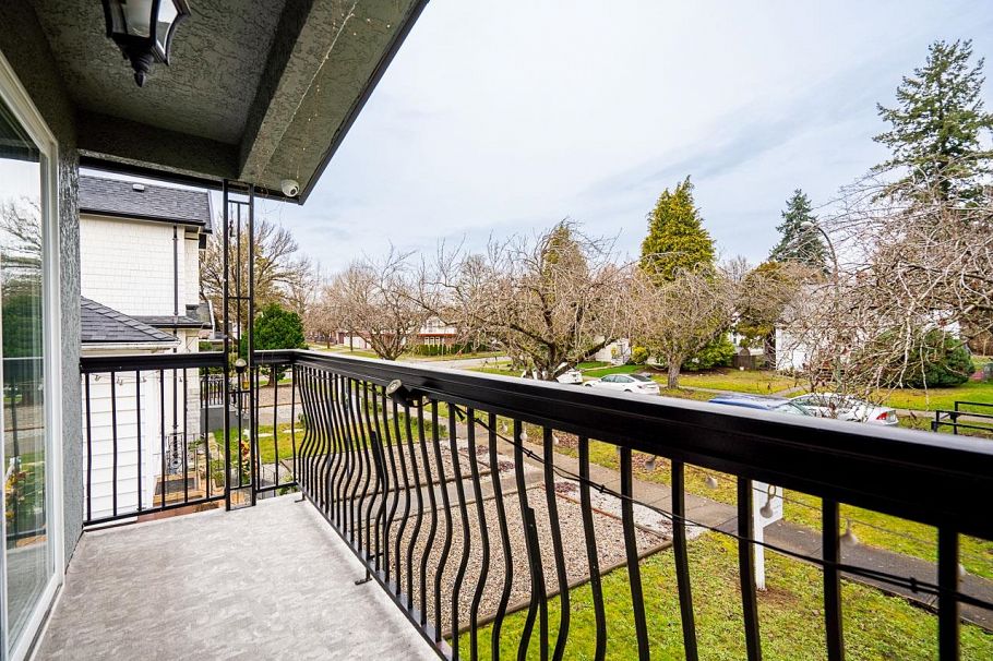 1230 E 51st Avenue Vancouver, BC - 30