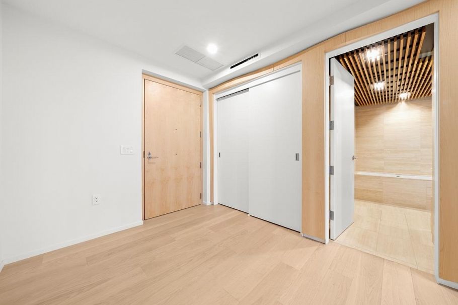 802 1568 Alberni Street Vancouver, BC - 2