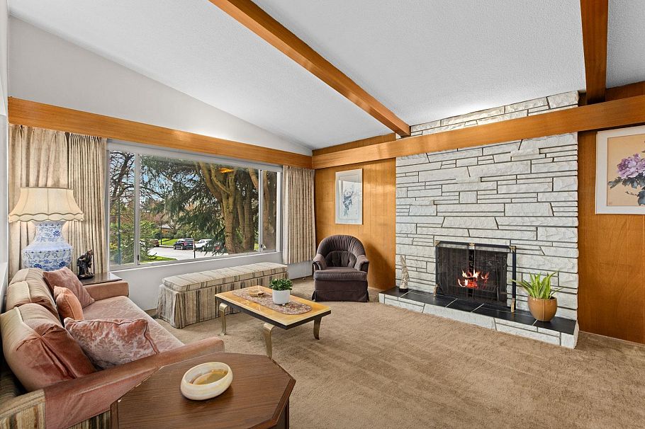 191 W 60th Avenue Vancouver, BC - 4