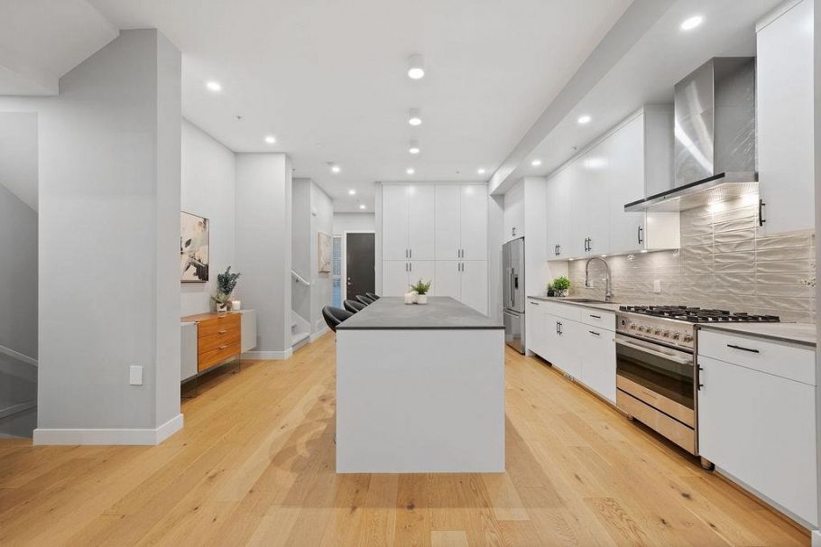 4684 Capilano Road North Vancouver, BC - 7