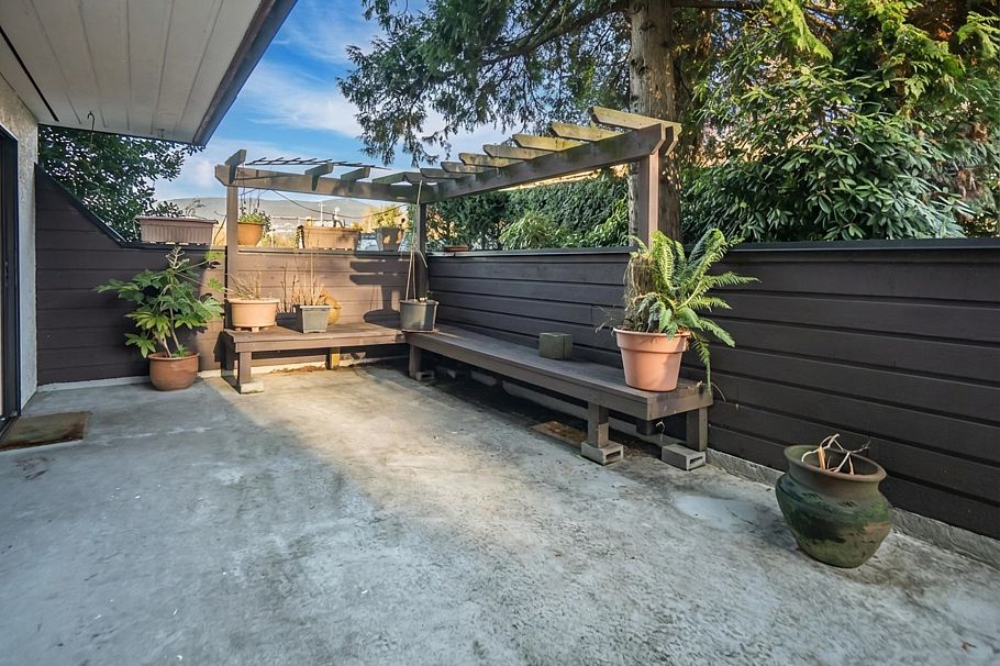 101 341 W 3rd Street North Vancouver, BC - 26