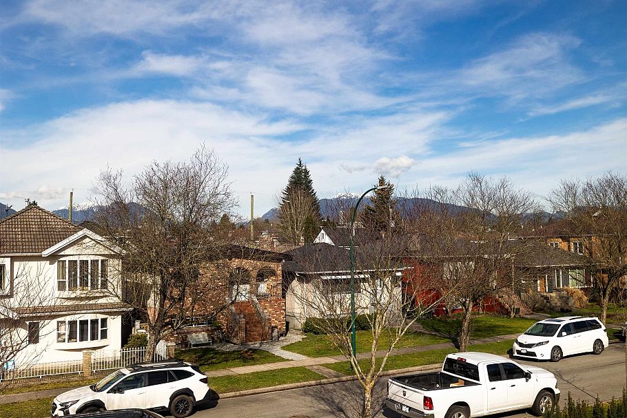 2550 Parker Street Vancouver, BC - 2