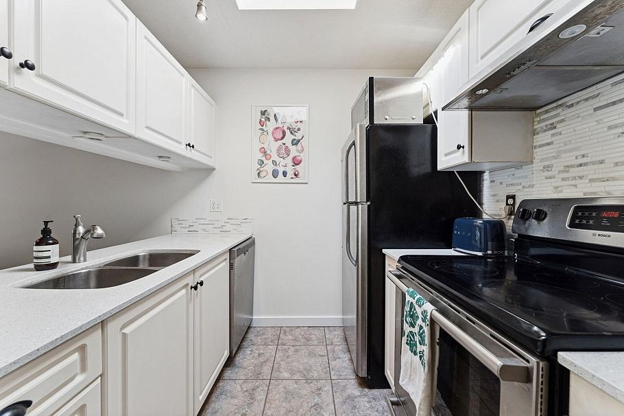 303 189 E 16th Avenue Vancouver, BC - 9