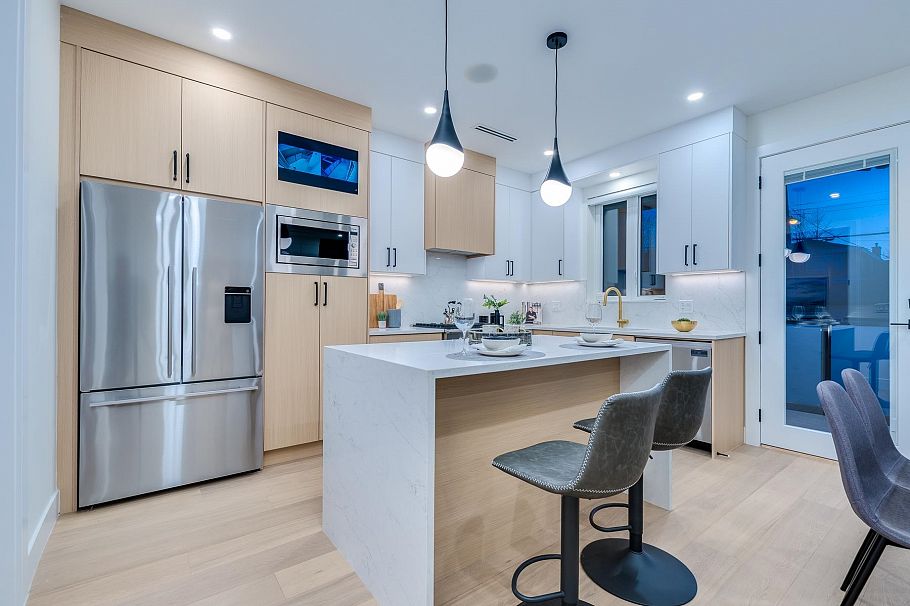 1 5459 Rhodes Street Vancouver, BC - 7