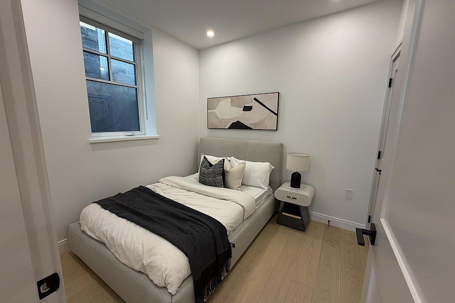 2540 Grant Street Vancouver, BC - 13