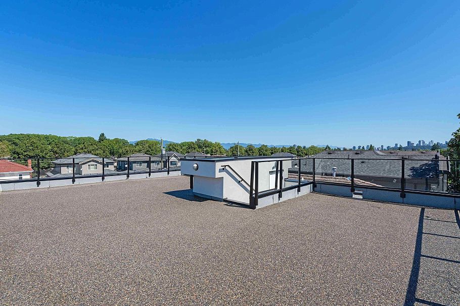 2111 E 46th Avenue Vancouver, BC - 26