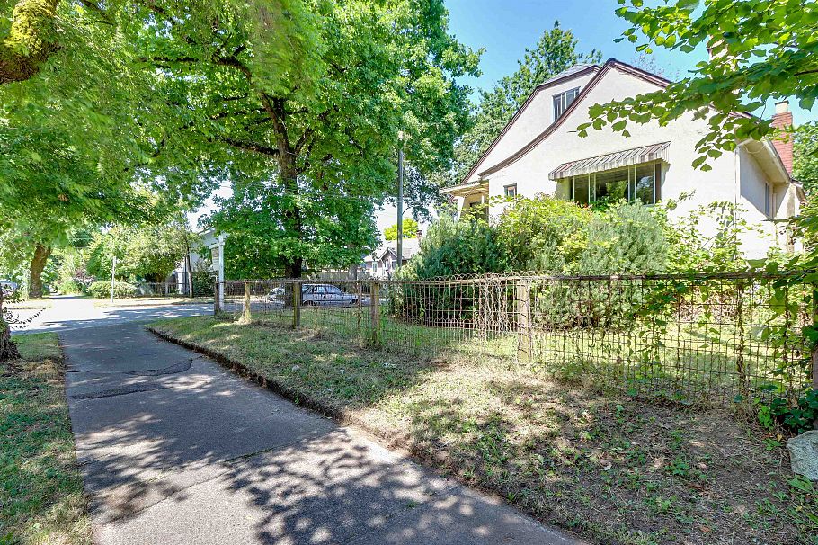 2305 Turner Street Vancouver, BC - 5