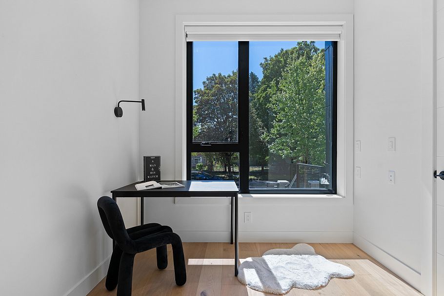 2111 E 46th Avenue Vancouver, BC - 12