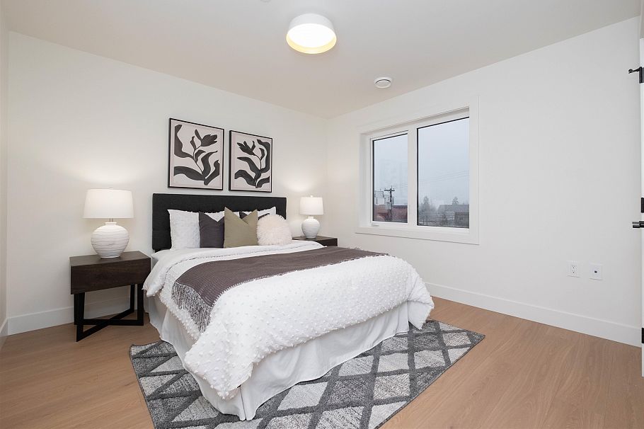 2 2667 E Pender Street Vancouver, BC - 16