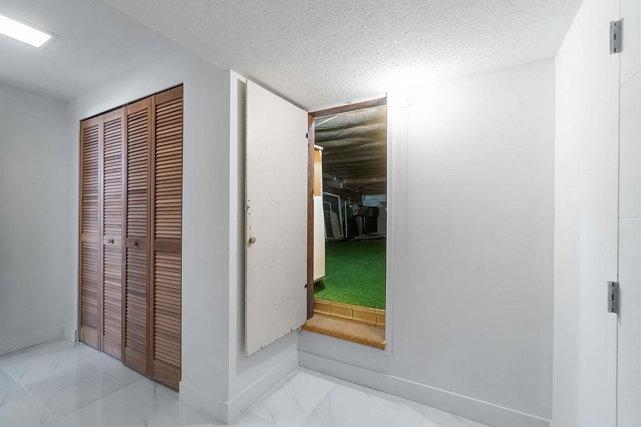 3837 Sunnycrest Drive North Vancouver, BC - 32