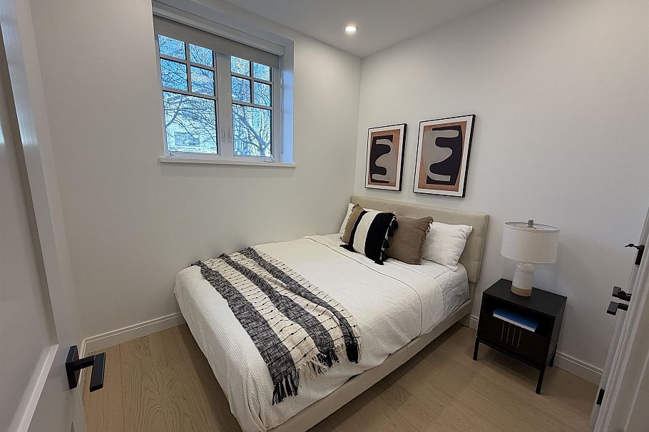 2540 Grant Street Vancouver, BC - 12