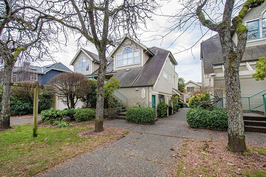 5 229 E 8th Street North Vancouver, BC - 2