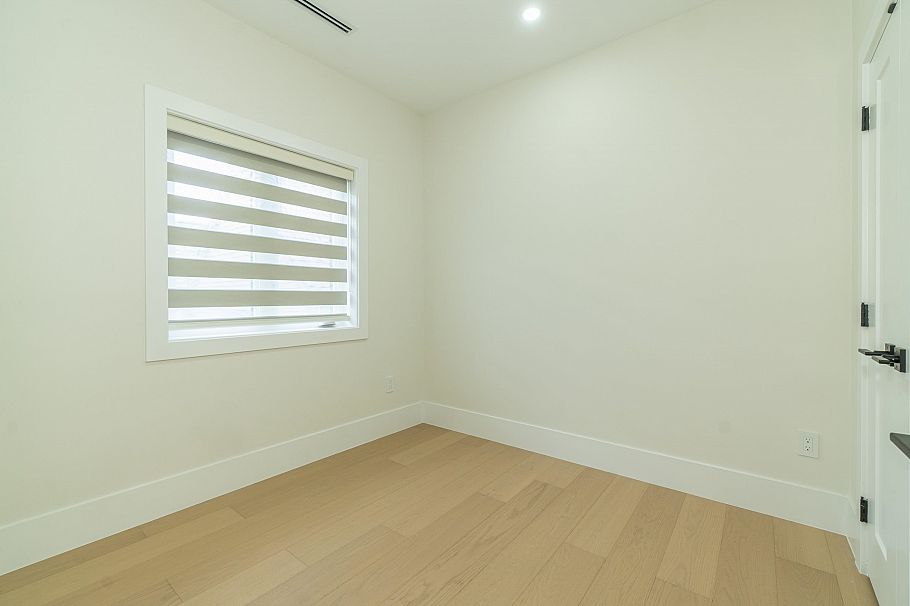 1554 W 66th Avenue Vancouver, BC - 17