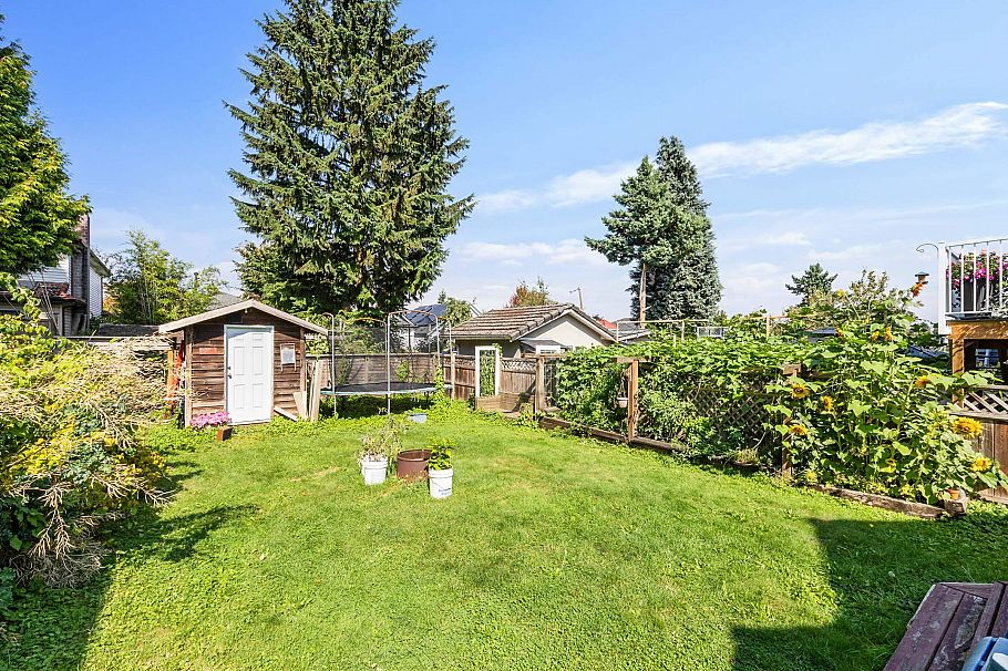 1341 E 29th Avenue Vancouver, BC - 27