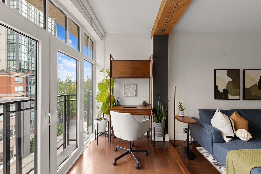 408 1275 Hamilton Street Vancouver, BC - 2