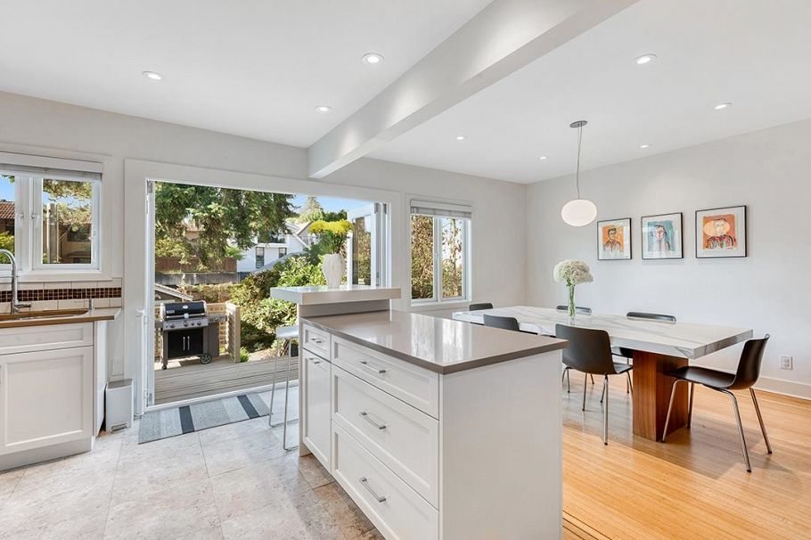 3340 W 15th Avenue Vancouver, BC - 10