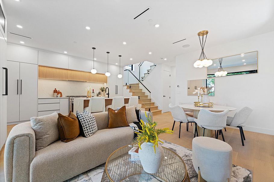 1 2858 W 12th Avenue Vancouver, BC - 5