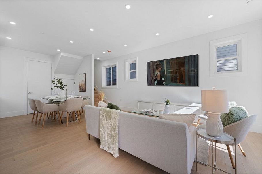 1 2447 E 41st Avenue Vancouver, BC - 9